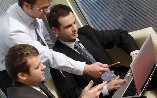 Állami támogatással 200 fiatal válhat vállalkozóvá a közép-magyarországi régióban