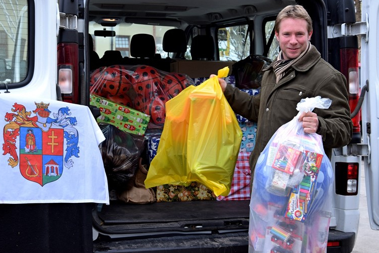 Kárpátaljai településnek gyűjtöttek adományt Petőfiszálláson