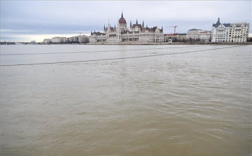 A Duna felső szakaszán elkezdődött az árhullám tetőzése