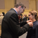 A Mezgé közel 140 végzős diákja büszke a kék szalagra