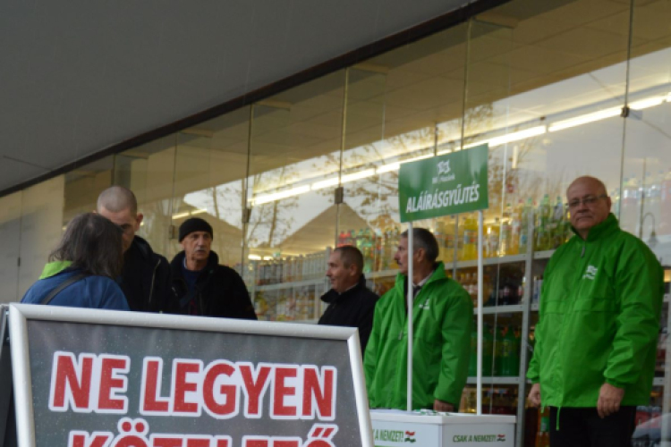 Tiltakozik a kötelező oltás ellen a Mi Hazánk Mozgalom