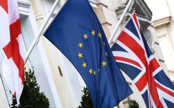 Nagy-Britannia törvénybe foglalja az EU-állampolgárok jogosultságait