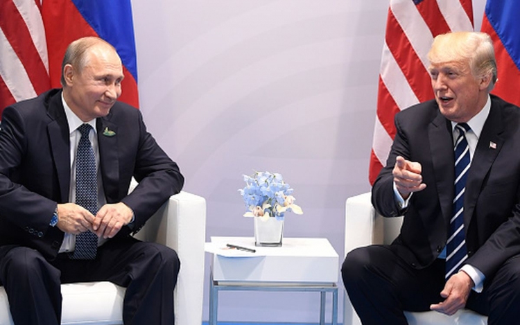 Még nincs döntés a Putyin-Trump csúcs időpontjáról és helyszínéről