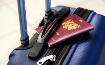 Holtnak nyilvánított magyar nő igényelt útlevelet Hágában