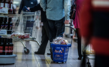 Kedden dől el, lesz-e vasárnapi nyitva tartás