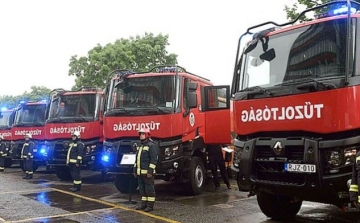 Új tűzoltóautó érkezett Bács-Kiskun megyébe