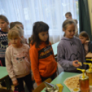 Mézes reggeli a Dózsa Iskolában