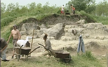 Folytatódnak a régészeti ásatások Bugacon