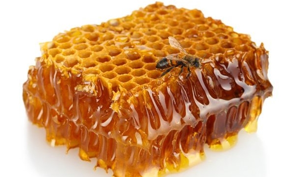 Méhpempő és nyers virágpor: mire jók ezek a termékek?