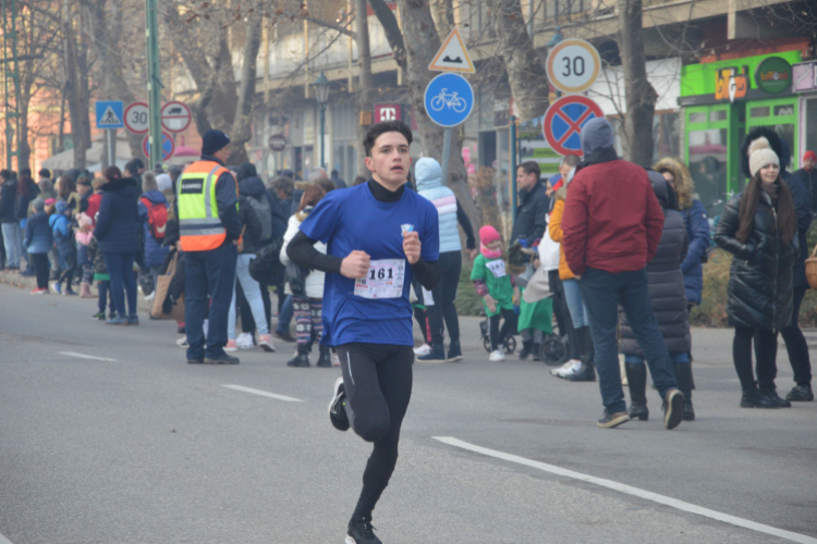 Több mint hétszázan búcsúztatták az óévet futással Kiskunfélegyházán