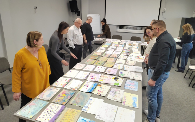 Szebbnél szebb rajzok érkeztek a szilveszteri futás rajzpályázatra