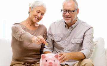 A napokban megérkeznek a megemelt nyugdíjak