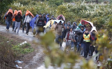 Vezérkari főnök: változhat a migránsok útvonala