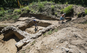 Középkori pusztatemplom falait találták meg Lakiteleken