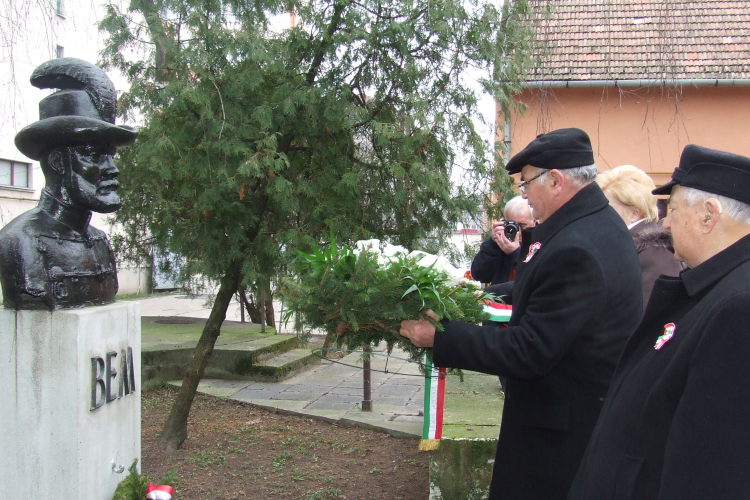  Főhajtás Bem József emléke előtt