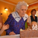 Népes családja körében ünnepelte Erzsike néni 95. születésnapját