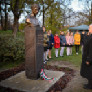 Felavatták Petőfi Sándor mellszobrát Pálmonostorán