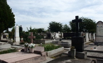 Gondoskodni kell a sírhelyek újraváltásáról