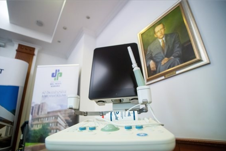 Robotsebészeti eszközzel műthetnek az onkológiai klinikán és a dél-pesti kórházban