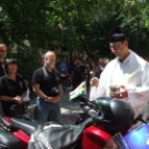 Szent harmat hullott a dübörgő paripákra