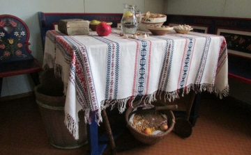 Tudta miért van karácsonykor balta az asztal alatt?