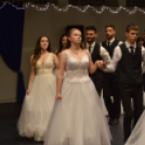 Megkapták kék szalagjaikat a Kossuth iskola végzősei