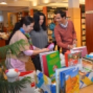 Családokat tett boldoggá a könyvtár jótékonysági gyűjtése