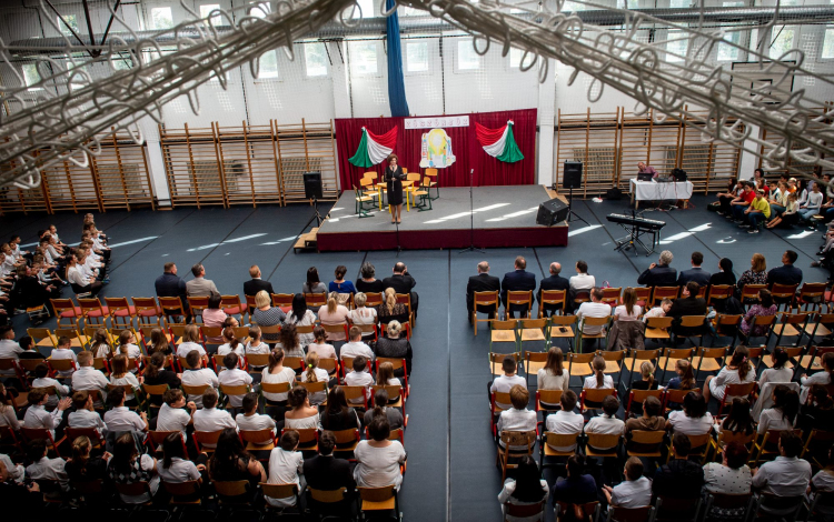 Korszerűsítették a tiszaalpári általános iskola villamoshálózatát