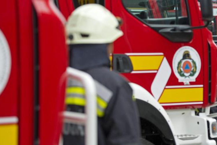 Kigyulladt egy melléképület tetőszerkezete Félegyházán