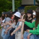 Együtt bolondoztak a végzős diákok