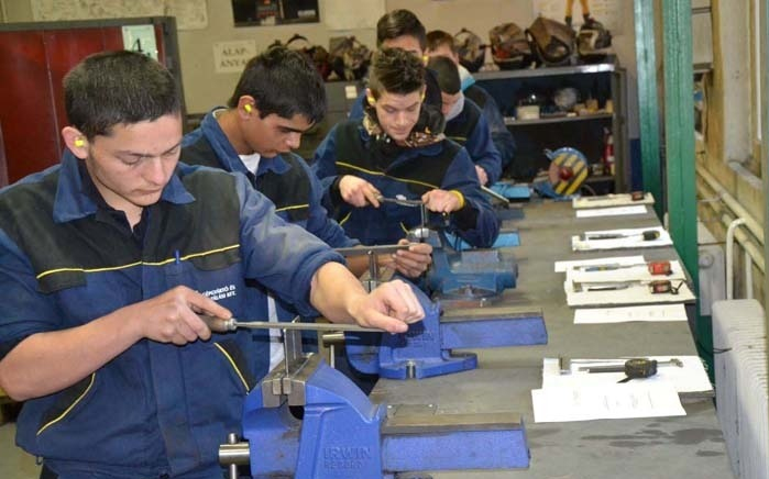 Zsákbamacska lesz idén a szakképzés?