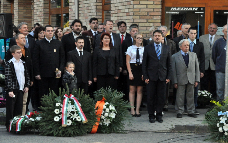 Köszönjük az erőt, a tisztességet, a bátorságot és a szabadságszeretetet…