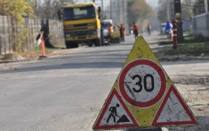 Megkezdődött az utak sávos helyreállítása