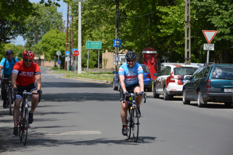 Kemény 200 km kétkeréken