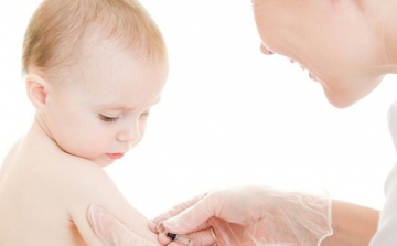 Ingyenes lesz az agyhártyagyulladás elleni védőoltás a kicsiknek