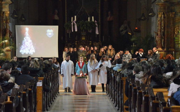 Karácsonyi műsorok a templomokban