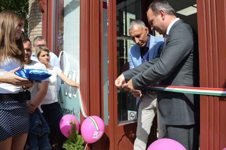 A felújított városházi üzlethelyiség méltó gazdára talált