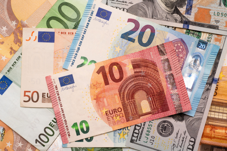 Szlovéniában 482 ezer forintnak megfelelő euró a minimálbér