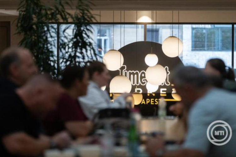 Jön a 100 milliárd forintos akcióterv az éttermeknek