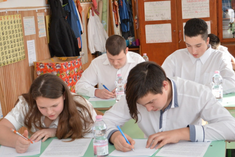 Szépíróversenyt rendeztek speciális nevelési igényű gyermekeknek