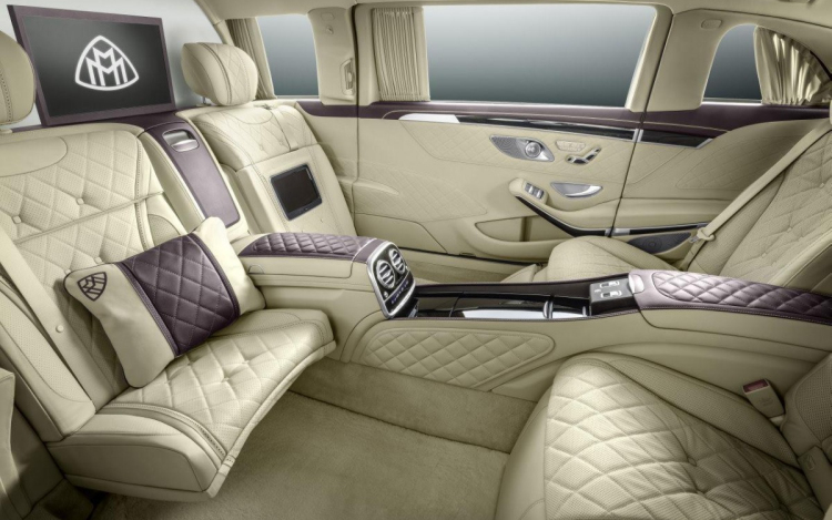 Hat és fél méteres az új Pullman-Mercedes