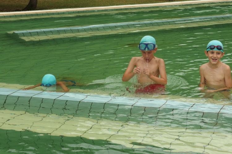 Felújítás és karbantartás egyidőben a strandon