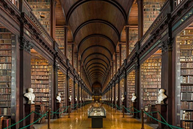 Kétszázezer régi könyvet őriz Írország legszebb könyvtára