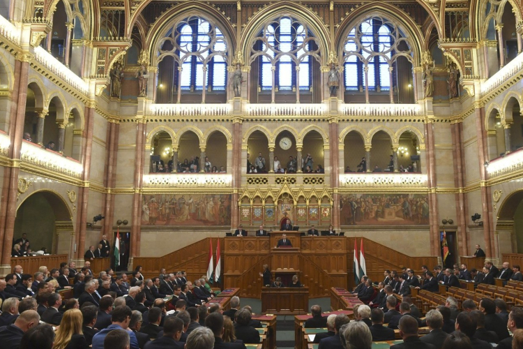 A jövő évi költségvetésről dönt a parlament