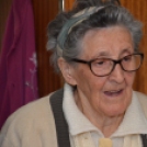 Sorra olvassa ki a könyveket a 90 éves Terike néni
