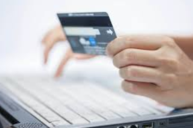 Ezért ne utaljon előre: 105 embert csapott be az internetes csaló