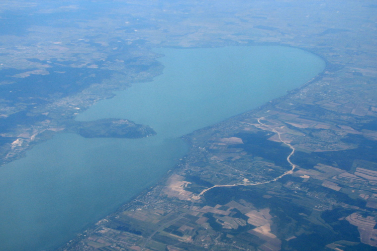 Több mint nyolcszáz illegális létesítményt kell felszámolni a Balatonon