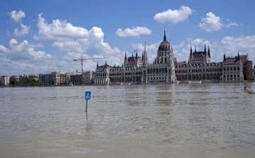 Rekord árvíz Budapesten – Tarlós szerint nincs mitől tartani