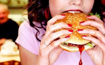Ki­de­rült, miért vagy őrül­ten éhes, mi­köz­ben di­é­tá­zol