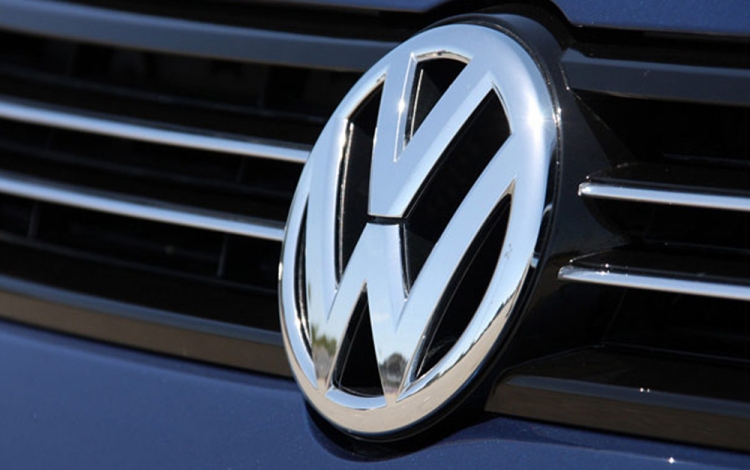 Óriási botrány a Volkswagennél, félmillió autóval csalhattak